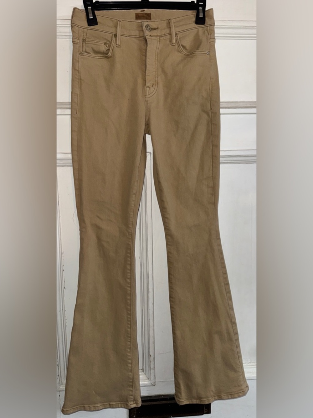 MOTHER The Weekender Pants in Beige rise 10/ inseam 31